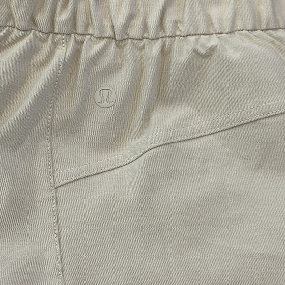 Lululemon Light Utilitech Pocket High-Rise Cargo Pant - Picture 4 of 4